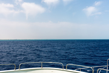 Fototapeta na wymiar Red sea from diving boat