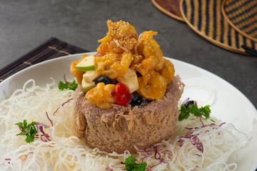 chinese crispy yam ring basket with prawns