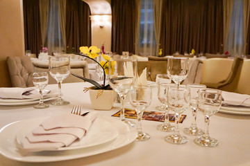 elegant table setting