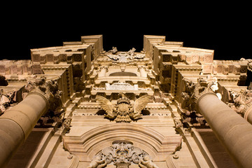 Il Duomo di Siracusa, ex tempio di Atena di notte