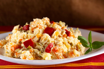 Boeuf salad with vegetables, mayonnaise and egg