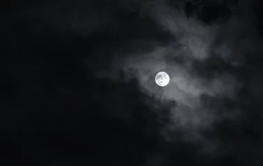 Fototapete Vollmond Full moon with dark clouds in the night sky