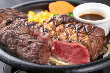 厚切りステーキ