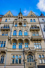 Obraz premium Immeubles au bord de La Vltava à Prague