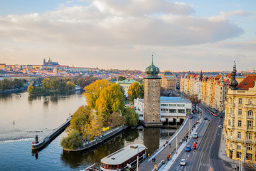 Vue de Prague depuis la terrasse de la Maison dansante