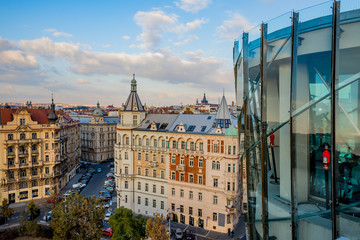 Fototapeta premium Vue de Prague depuis la terrasse de la Maison dansante