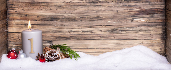 erster Advent Hintergrund Kerze Holz