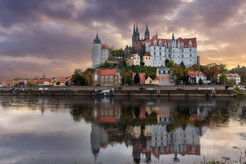 Fototapeta na wymiar View over the Elbe river to Albrechtsburg Castle, Meissen, Saxony, Germany, Europe. Wonderful Autumn scene. creative Scenic image of Albrechtsburg Castle. Popular Places for photographers