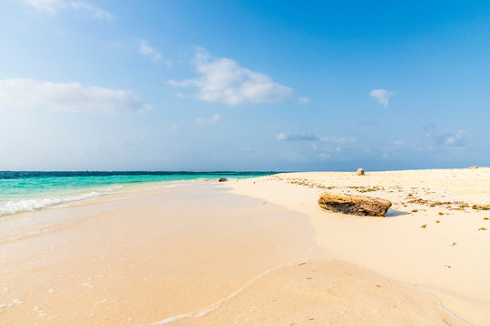 The beautiful Island Pelicano in the San Blas Islands, Kuna Yala, Panama