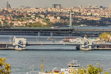 Obraz premium View over the Golden Horn with the Galata Bridge and the Atatürk Bridge in Istanbul.