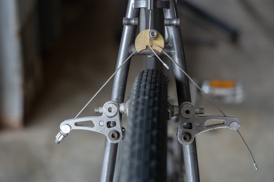 V break rear on bicycle