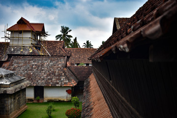 Fototapeta na wymiar roof of old house