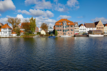 Fototapeta premium Glückstadt an der Elbe Alter Salzspeicher am Binnenhafen
