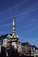 Obraz premium Petrusbrunnen oder Marktbrunnen auf dem Hauptmarkt