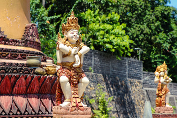 Statue du monastère temple Brahma Vihara Arama, Bali, Indonésie