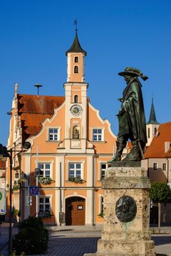 Tilly Monument, Town Hall, Rain, Donau-Ries County, Swabia, Bavaria, Germany, Europe