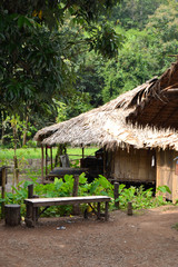Maisons locales au village de Long Neck, Thaïlande du Nord