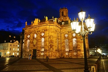 Ludwigskirche in Saarbrücken am Abend
