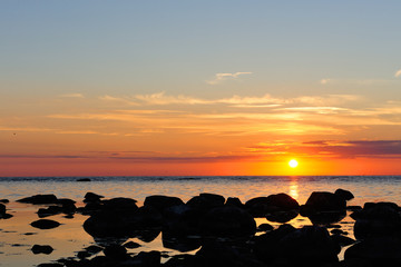 Fototapeta na wymiar Sonnenuntergang auf _Gotland in Schweden