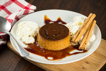 Flan de huevo con nata