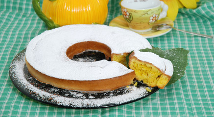 Recipe cake shaped like a donut.