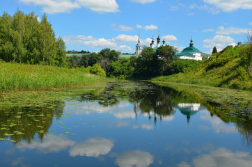 Fototapeta na wymiar Kamenka River in Suzdal