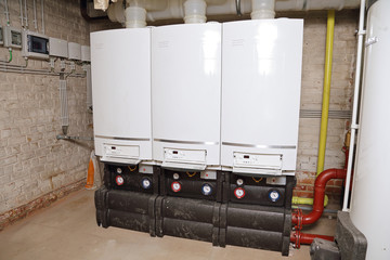 installation chauffage immeuble, chaudières en cascade