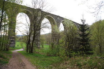 Fototapeta na wymiar Hetzdorfer Viadukt über die Flöha
