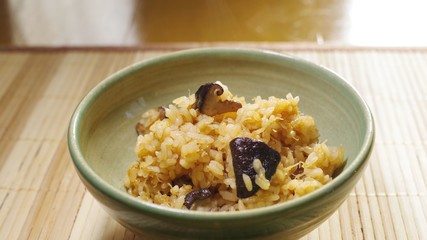 ホタテとシイタケのおこわ