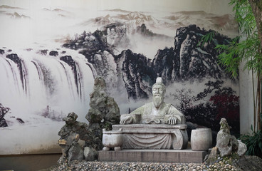 Obraz premium The statue of the musician at the Guqin tai( Especiall name).