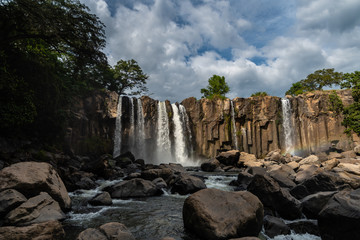 Obraz premium water fall in Guatemalan mountains