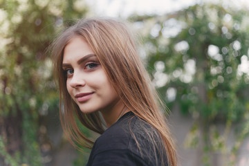 Naklejka premium girl in the park