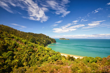 Fototapeta na wymiar Coastline of Abel Tasman National Park