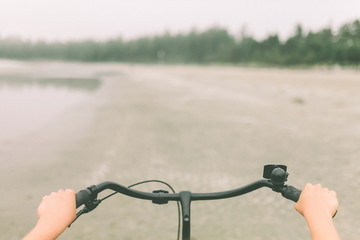 Obraz na płótnie Canvas bike on beach