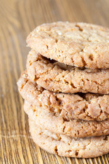 heap of round whole wheat cookies