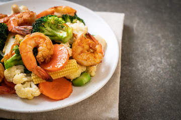 stir-fried mixed vegetable with shrimps