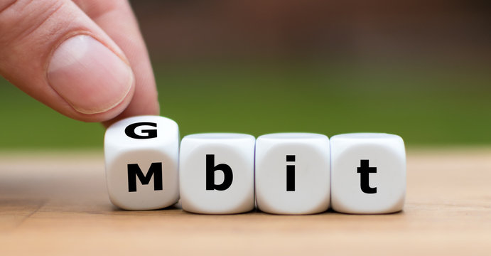 Dice symbolize the increase of network speed from Mbit to Gbit