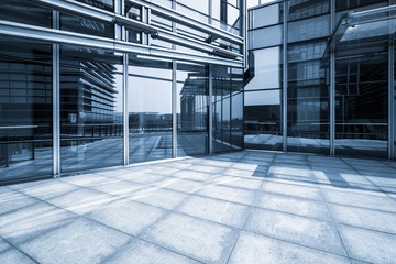 modern office building outdoors in the downtown