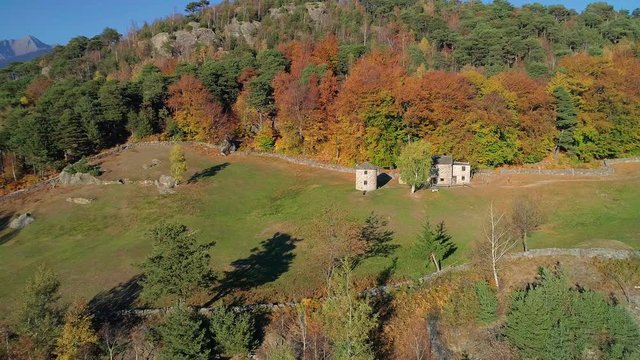 Aerial 4K - Valtellina (IT) - Val Fab&igrave;olo - Orobie Valtellinesi - C&agrave; Redunda