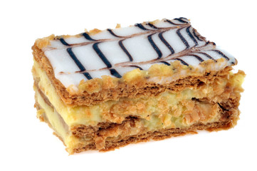 Mille-feuille sur fond blanc 