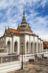 Fototapeta na wymiar Phra Wiharn Yod at Wat Phra Kaew