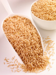 AMERICAN BROWN RICE IN SCOOP
