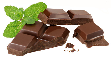 MINT AND DARK CHOCOLATE ON WHITE