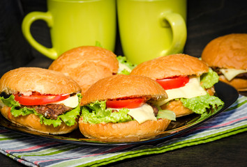 cooked cheeseburgers at home
