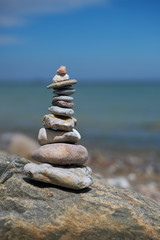 Steinturm am Ostseestrand in Schleswig-Holstein - mit sanften Bokeh