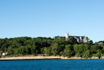 Naklejka premium mar, acuático, cielo, playa, paisaje, isla, azul, viajando, naturaleza, costa, verano, oceáno, arquitectura, panorama, ciudad, turismo, edificio, barca, pueblo, castillo, bahía, poblado, nube, mar ca