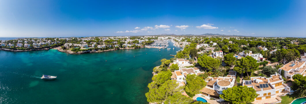 Spain, Balearic Islands, Mallorca, Coast of Cala d'or and bay Cala Ferrera, holiday homes and villas