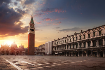 Fototapeta na wymiar Venice at sunrise