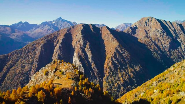 Aerial 4K - Valtellina (IT) - Vista del Monte Disgrazia dall'Alpe Mara