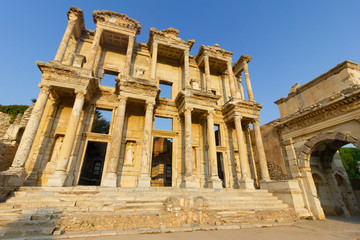 Fototapeta premium Public places A world heritage ephesus library in the historic city of Turkey.